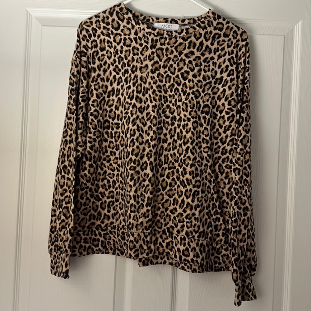 MOD on Trend leopard print long sleeve top